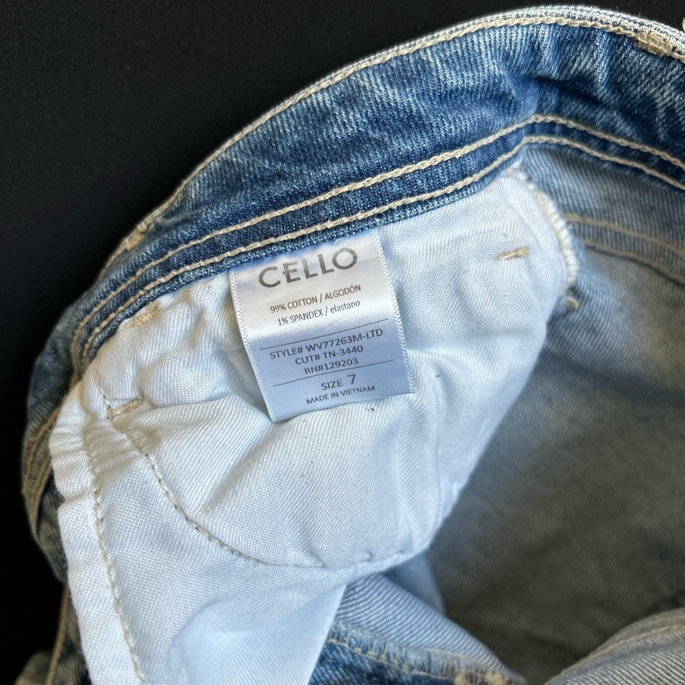 Women's Distressed Blue Jeans - Picture 5 of 6